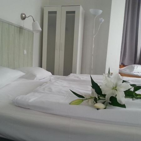 Hotel Komet Düsseldorf Buitenkant foto
