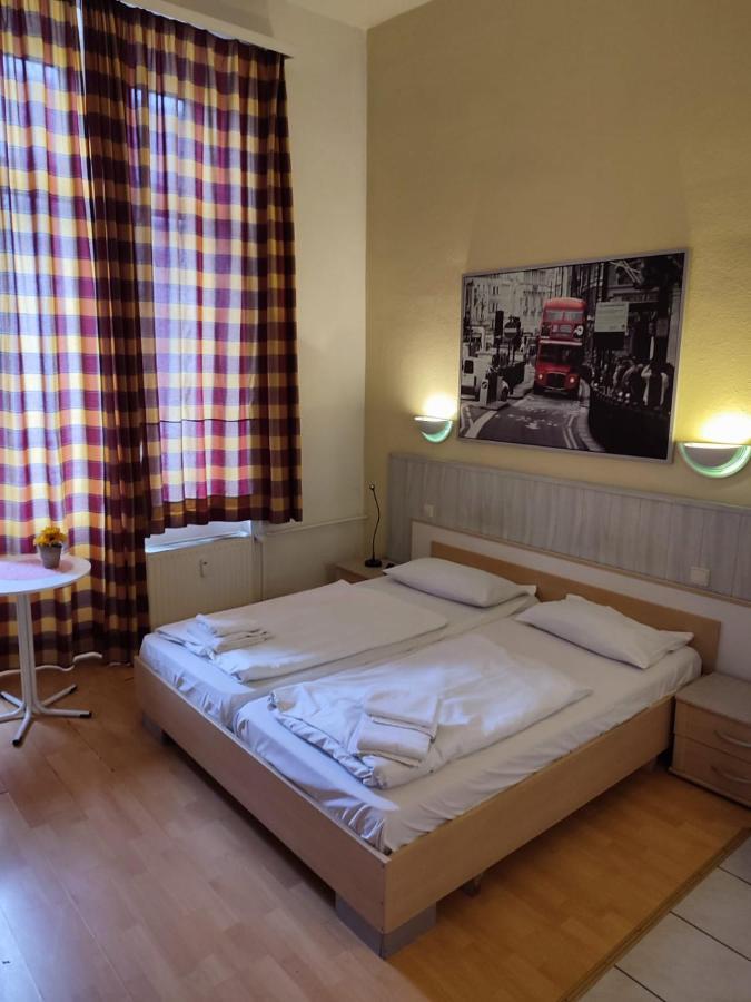 Hotel Komet Düsseldorf Buitenkant foto
