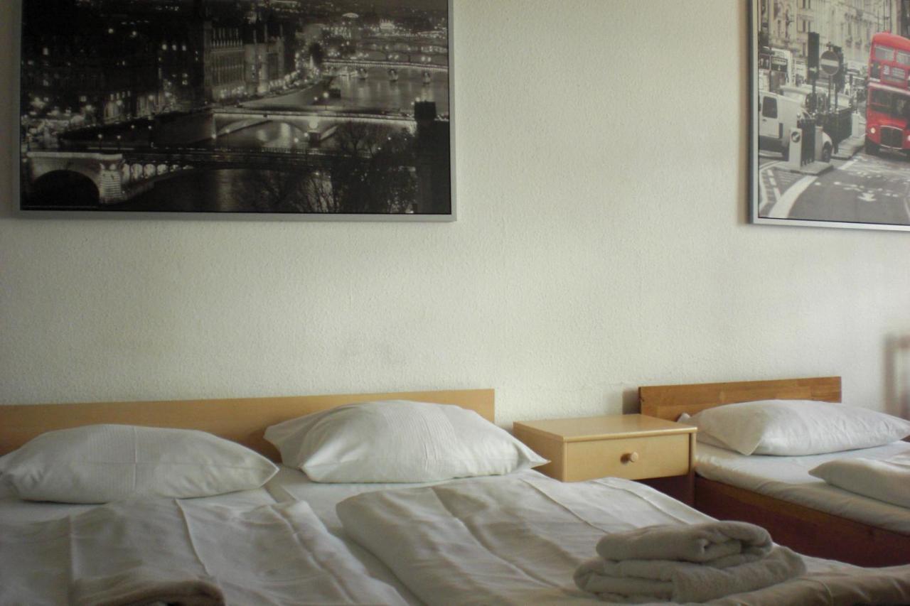 Hotel Komet Düsseldorf Buitenkant foto