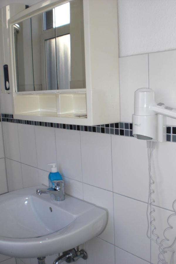 Hotel Komet Düsseldorf Buitenkant foto