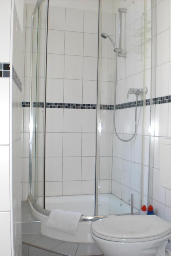 Hotel Komet Düsseldorf Buitenkant foto